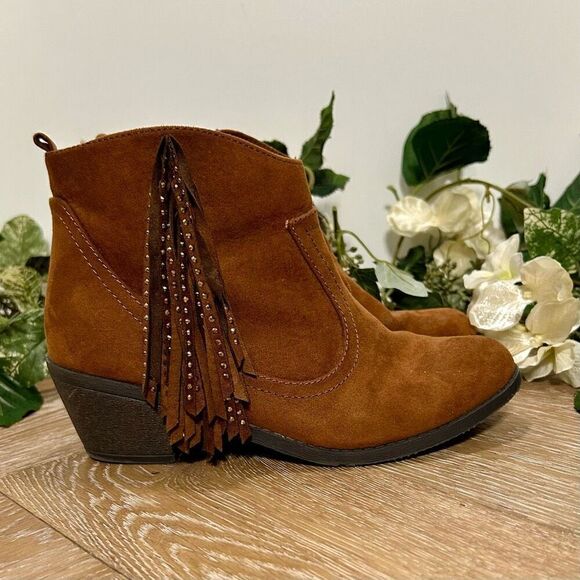 Wonder Nation Ankle Boots Girls Women’s Size 4 Chestnut Brown Suede Stud Fringe - Picture 1 of 9